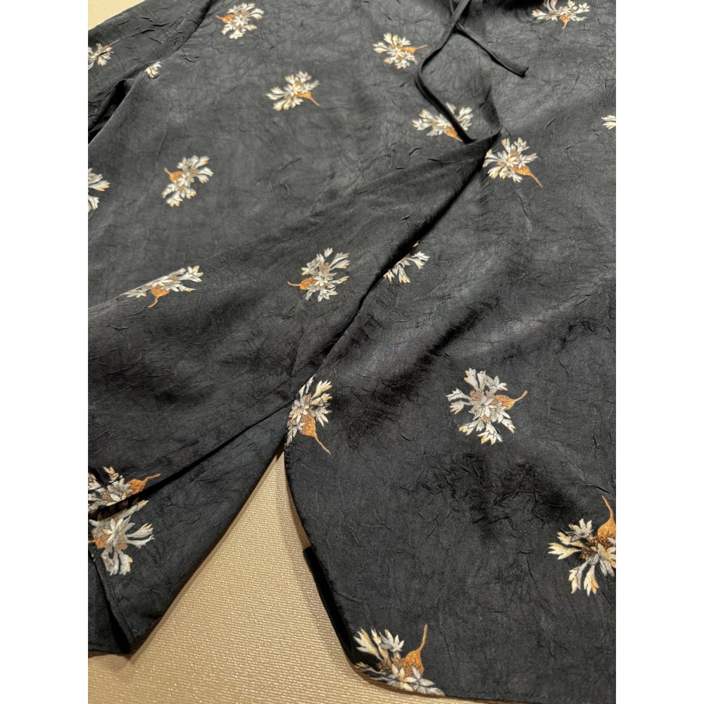 Vince Textured Floral Tie Neck Blouse Black Long Sleeve Crinkle Top Medium - Picture 6 of 11